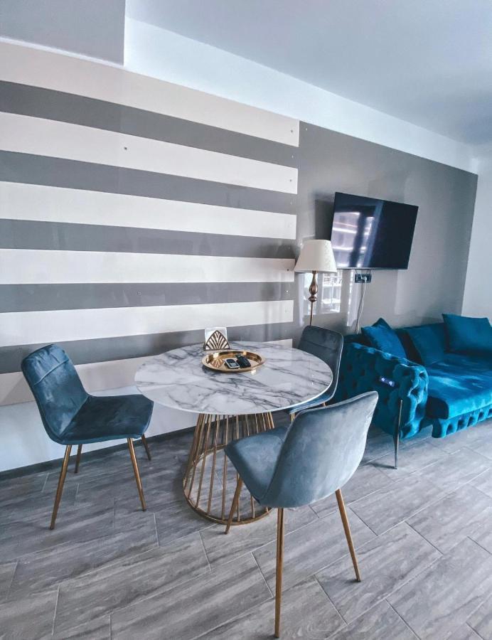 Mamaia Luxury Studio Apartment T Екстериор снимка